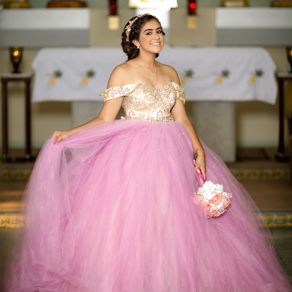 Choose your best Quinceañera Photos for a stunning custom photo book
